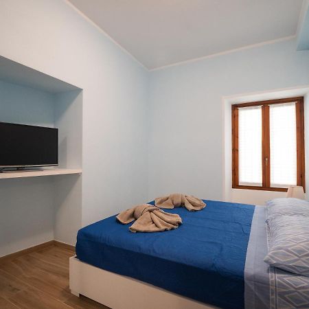 Camelia House Apartment Bellano Bagian luar foto