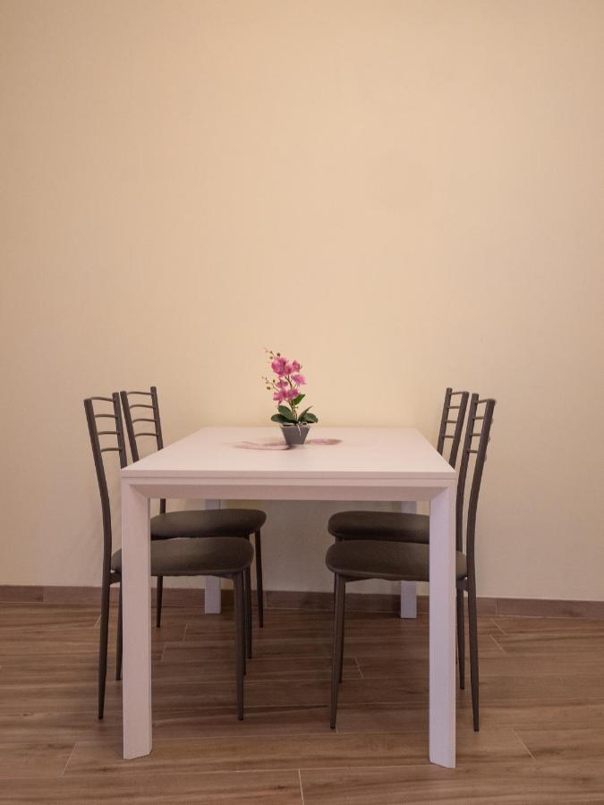 Camelia House Apartment Bellano Bagian luar foto