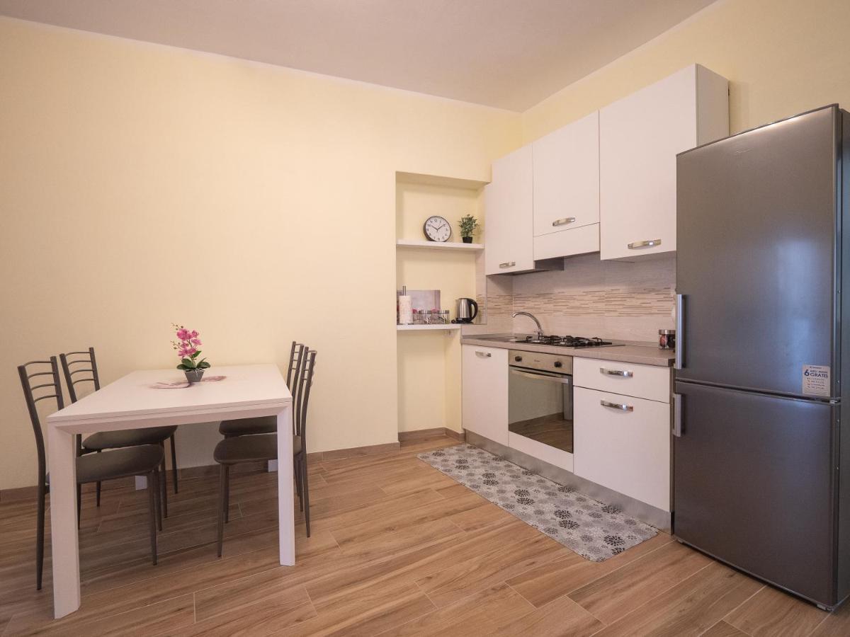 Camelia House Apartment Bellano Bagian luar foto